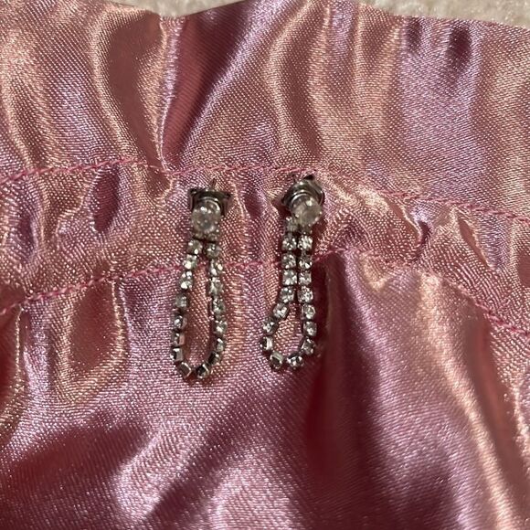 Pierced dangle sparkly earrings. - Picture 4 of 4